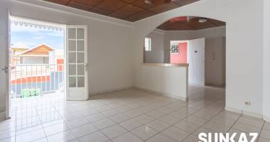 a louer saint-pierre - appartement f3 de 75 m² -  loyer 895  cc - disponible de suite