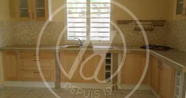 a louer 1300  maison * 4 pices * 100 m * 97170 petit bourg *