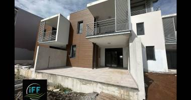 t3  en rez de jardin saint gilles les hauts