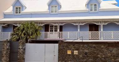 propriété exceptionnelle 270 m² : résidence principale avec actif locatif intégré