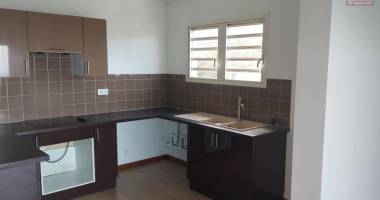 a louer appartement de t4 avec vue mer au portail saint leu