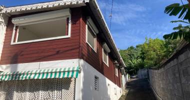 À louer À baillif   appartement t 3 meuble et climatise  de 93 m2 - quartier calme
