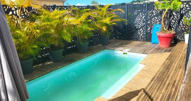 À vendre   belle maison f5 de 150 m2 avec piscine,  quartier résidentiel calme -vue mer   sainte-marie (la gra