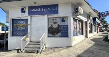 2 locaux commerciaux + 2 parkings saint-joseph