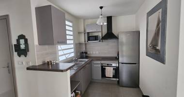appartement t2 meublé + jardin - saint leu