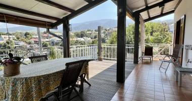 maison t5 de plain-pied avec vue mer et montagne à vendre à la rivière saint-louis