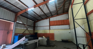 À louer - dépôt de 170m2 + mezzanine 25m2 - jarry