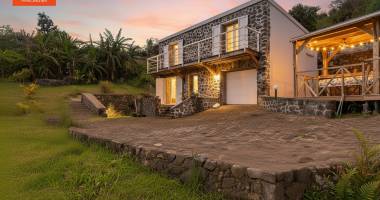 villa f4/f5 vue mer, nature et maison récente a 6 min du centre ville de petite ile