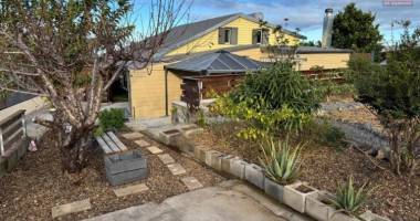 a vendre magnifique villa meublée de type f4 avec grande mezzanine au tampon 13 éme