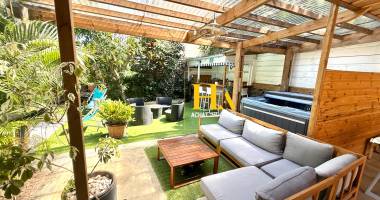 villa familiale avec piscine , terre sainte