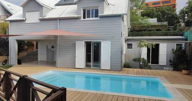 maison saint denis 145 m2, avec piscine  bois de néfles ste clotilde - ref 251933