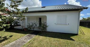 a louer jolie villa f4/5 dans lotissement résidentiel en centre ville de bras-panon