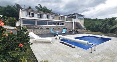 villa t6 - piscine - vue mer et nature - 165 m2 hab sur 1920 m2 de terrain constructible