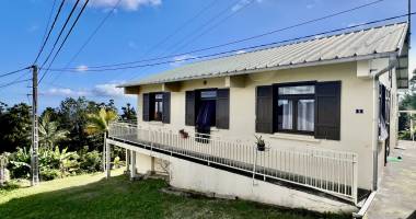 tampon 97430 - villa chaleureuse - confortable et fonctionnelle - vue dÉgagÉe